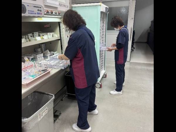 薬剤ピッキング中